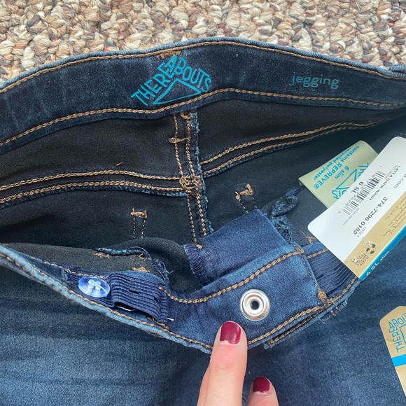 Cat & Jack Girls 6 Slim Skinny Jeans Blue and BlackTwo pairs - Picture 8 of 9